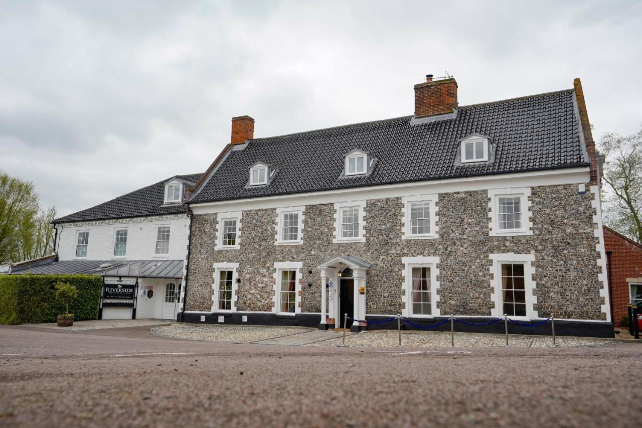 Waveney House Hotel Бекклс Экстерьер фото