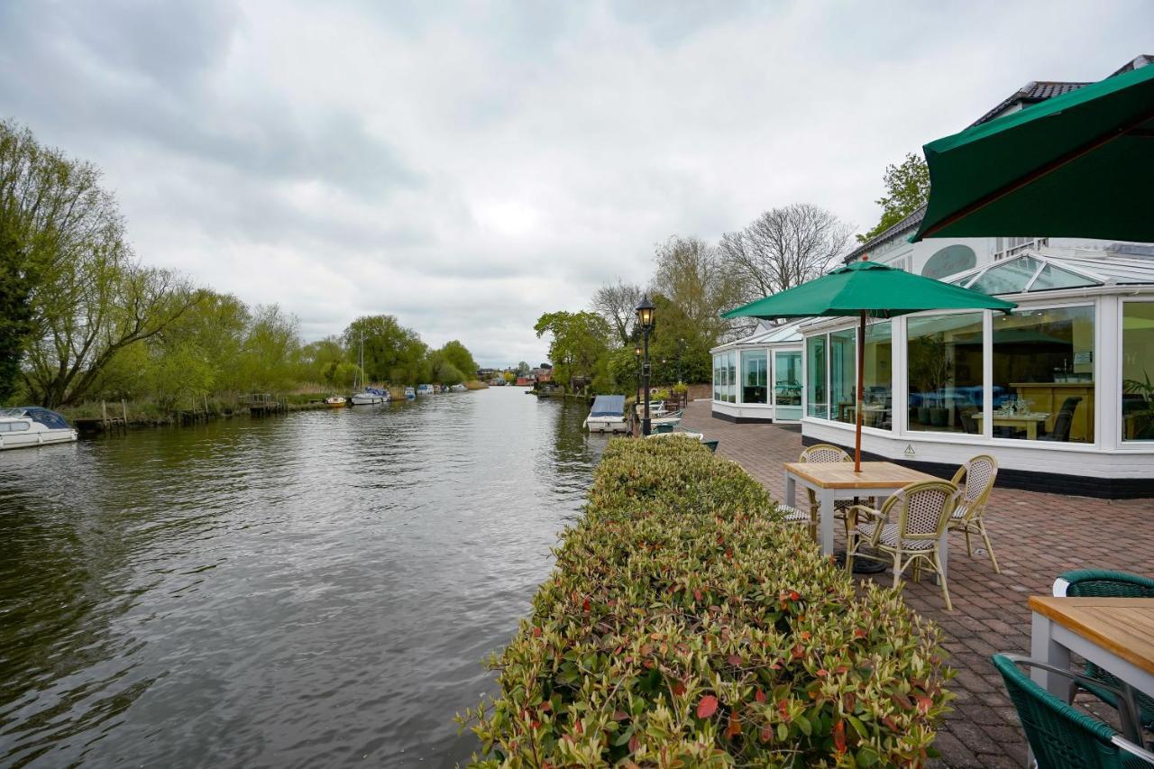 Waveney House Hotel Бекклс Экстерьер фото