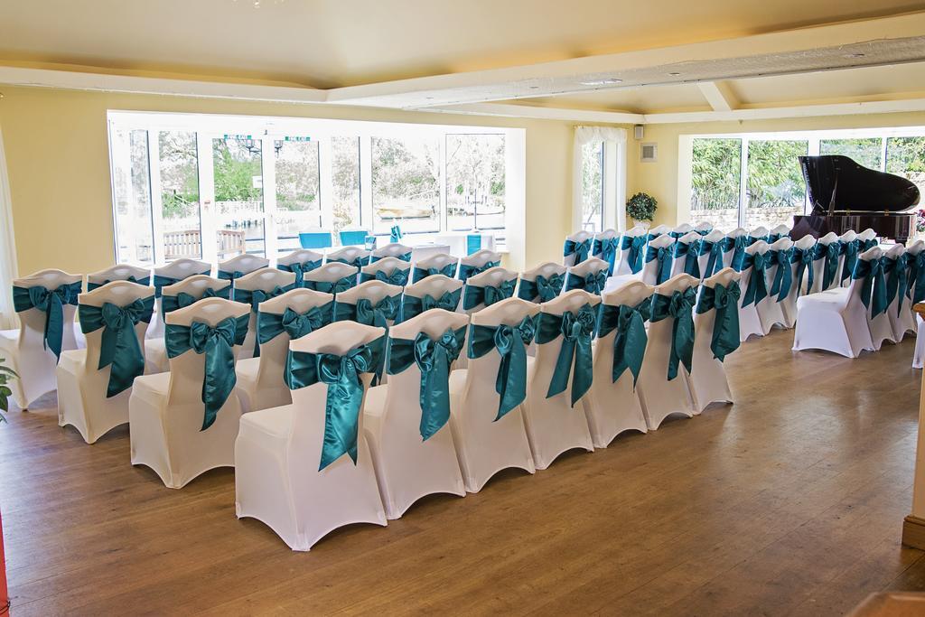 Waveney House Hotel Бекклс Экстерьер фото