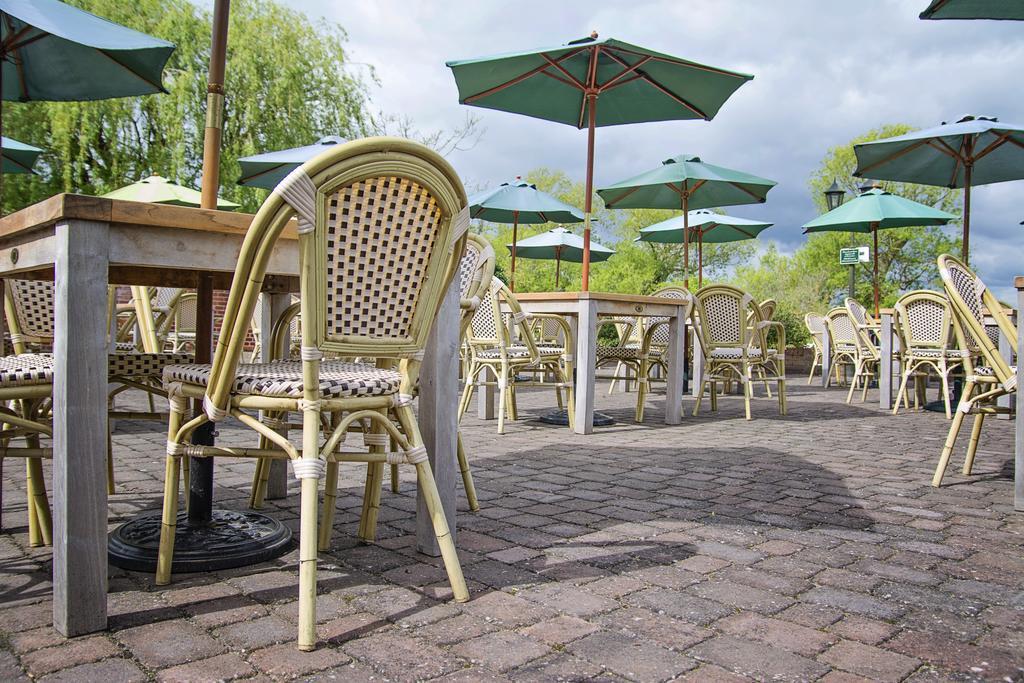 Waveney House Hotel Бекклс Экстерьер фото